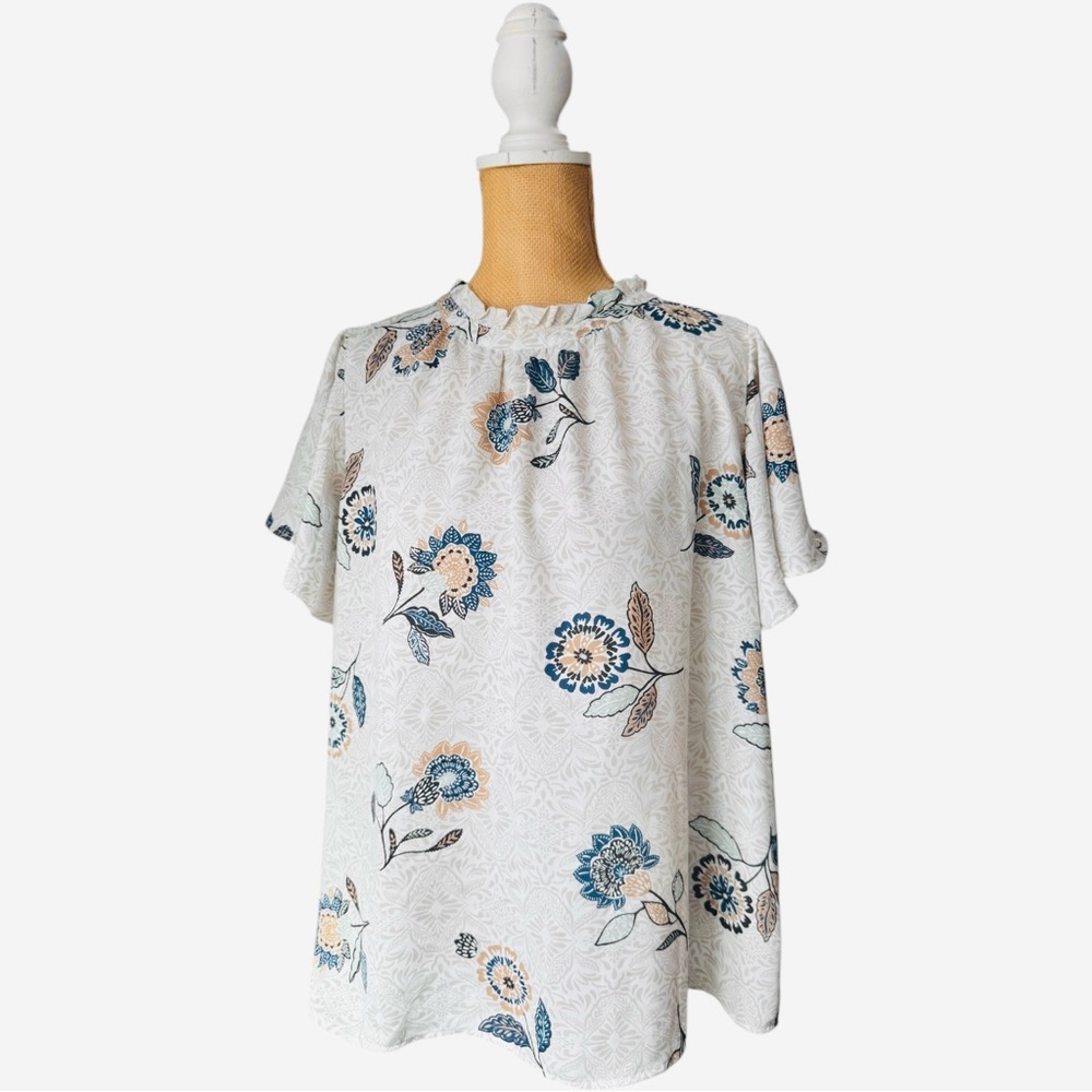 Loft Floral Flutter sleeved blouse size large